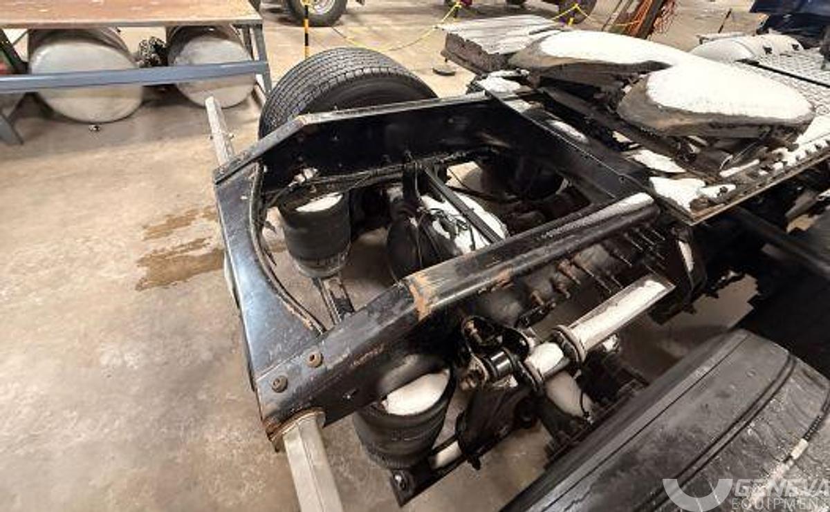 Used 2013 Volvo VNL64T300