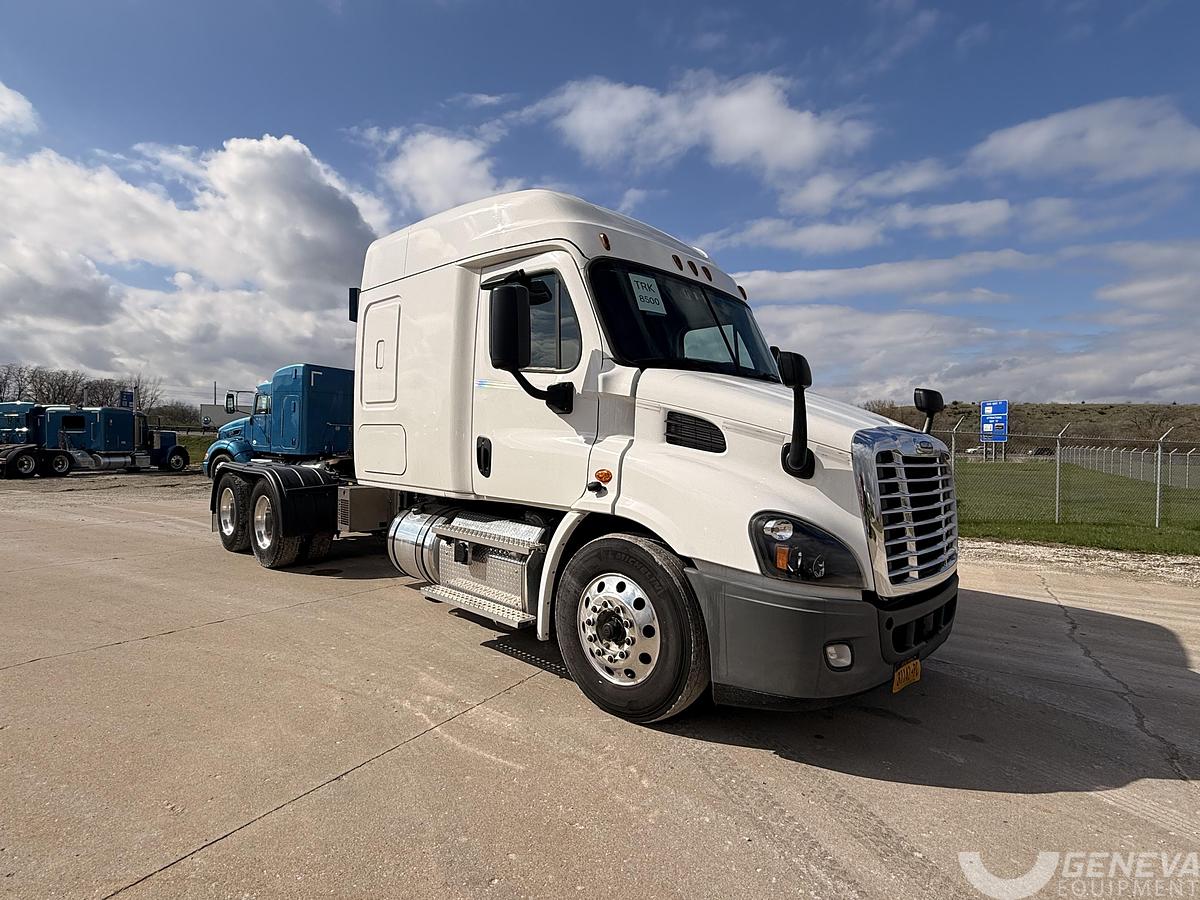 Used 2020 Freightliner Cascadia 113