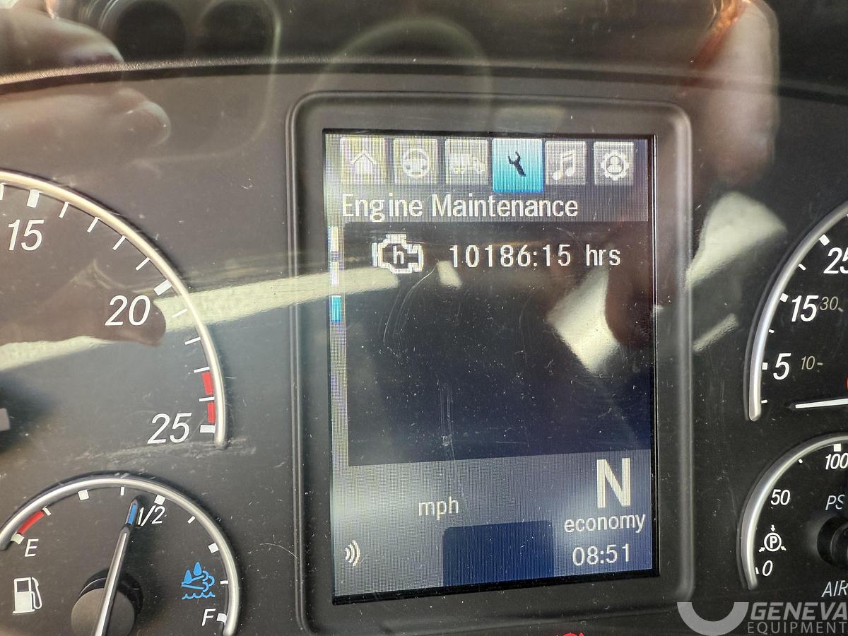 Used 2021 Freightliner Cascadia 126