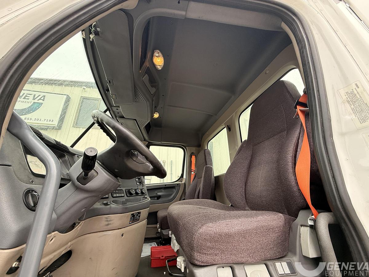 Used 2018 Freightliner Cascadia 113