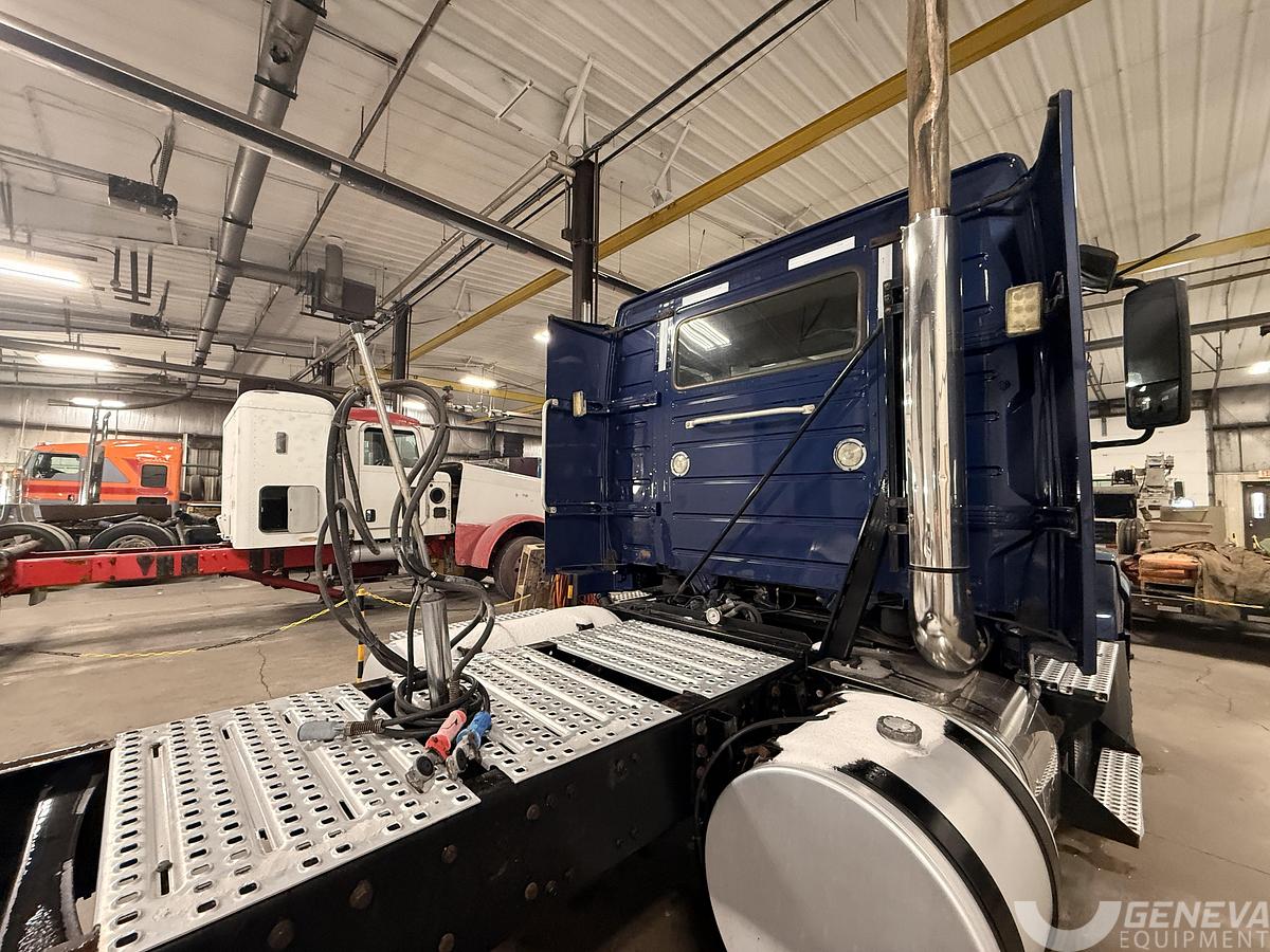 Used 2013 Volvo VNL64T300