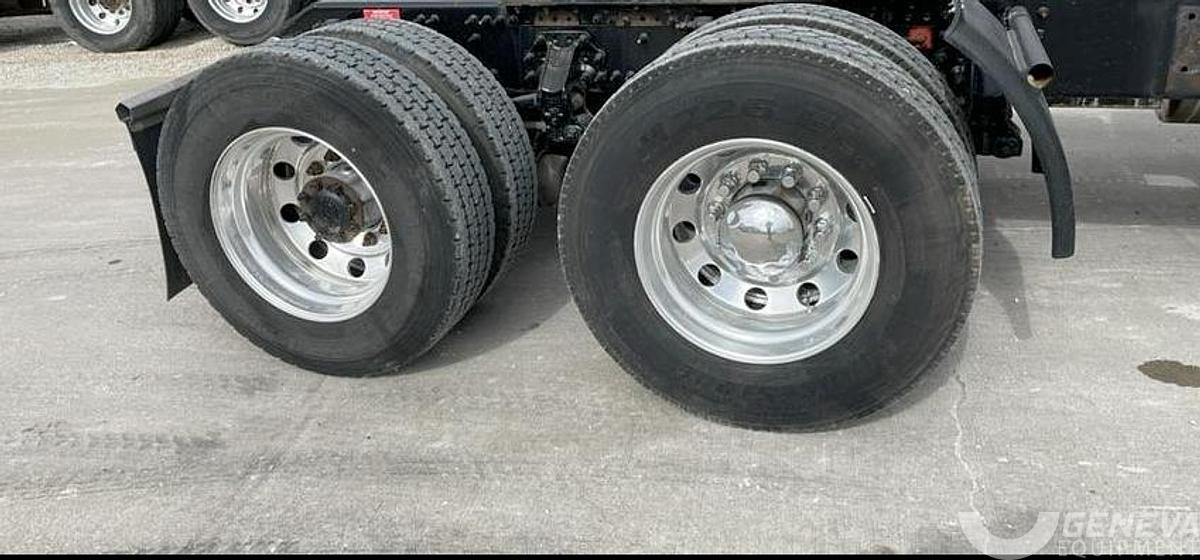 Used 2014 Volvo VNL300