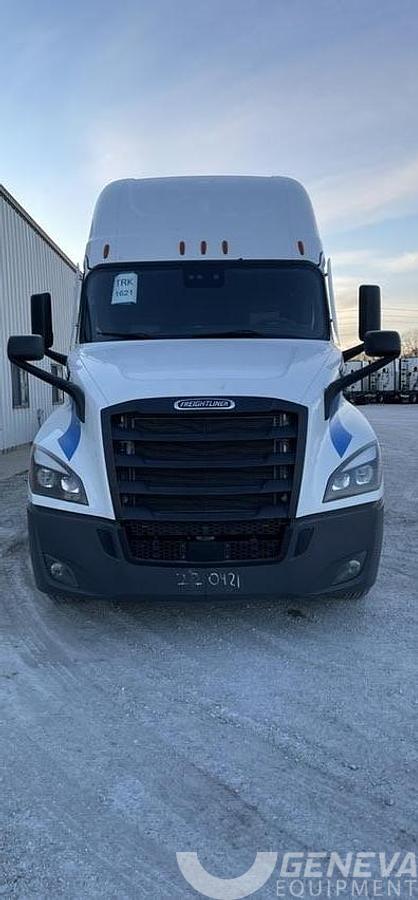 Used 2022 Freightliner Cascadia 126