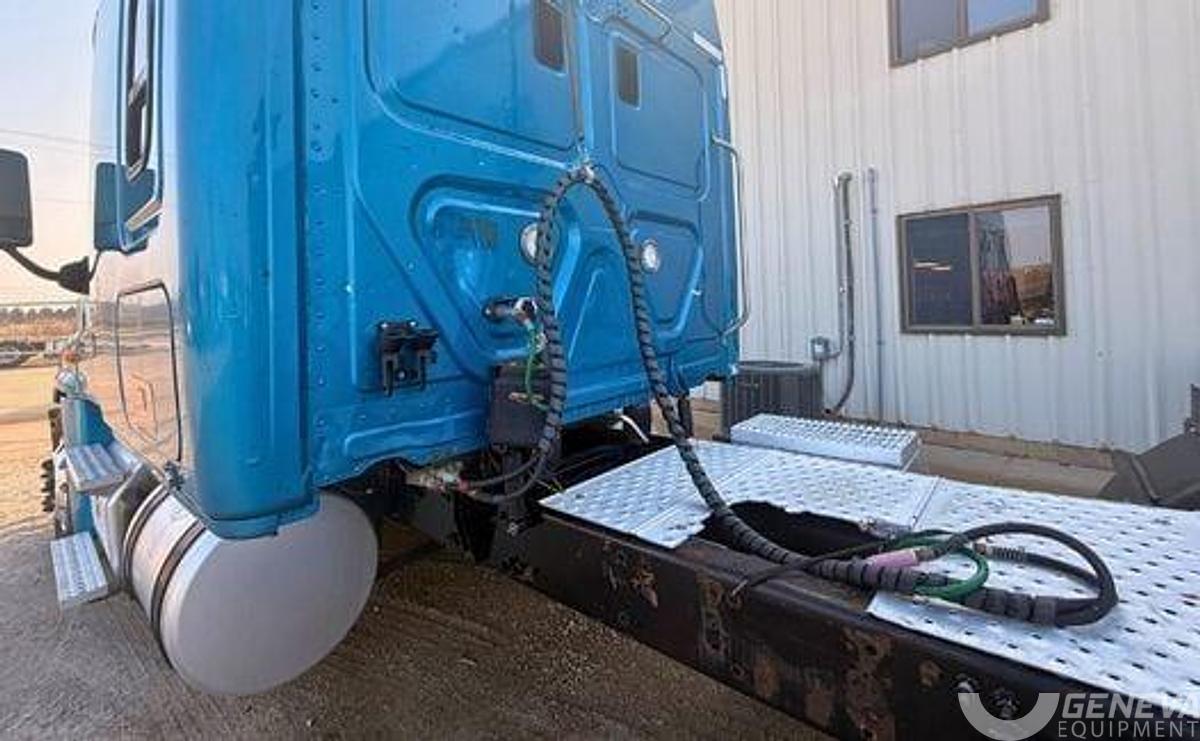 Used 2016 Freightliner CA 125 (TK7609)