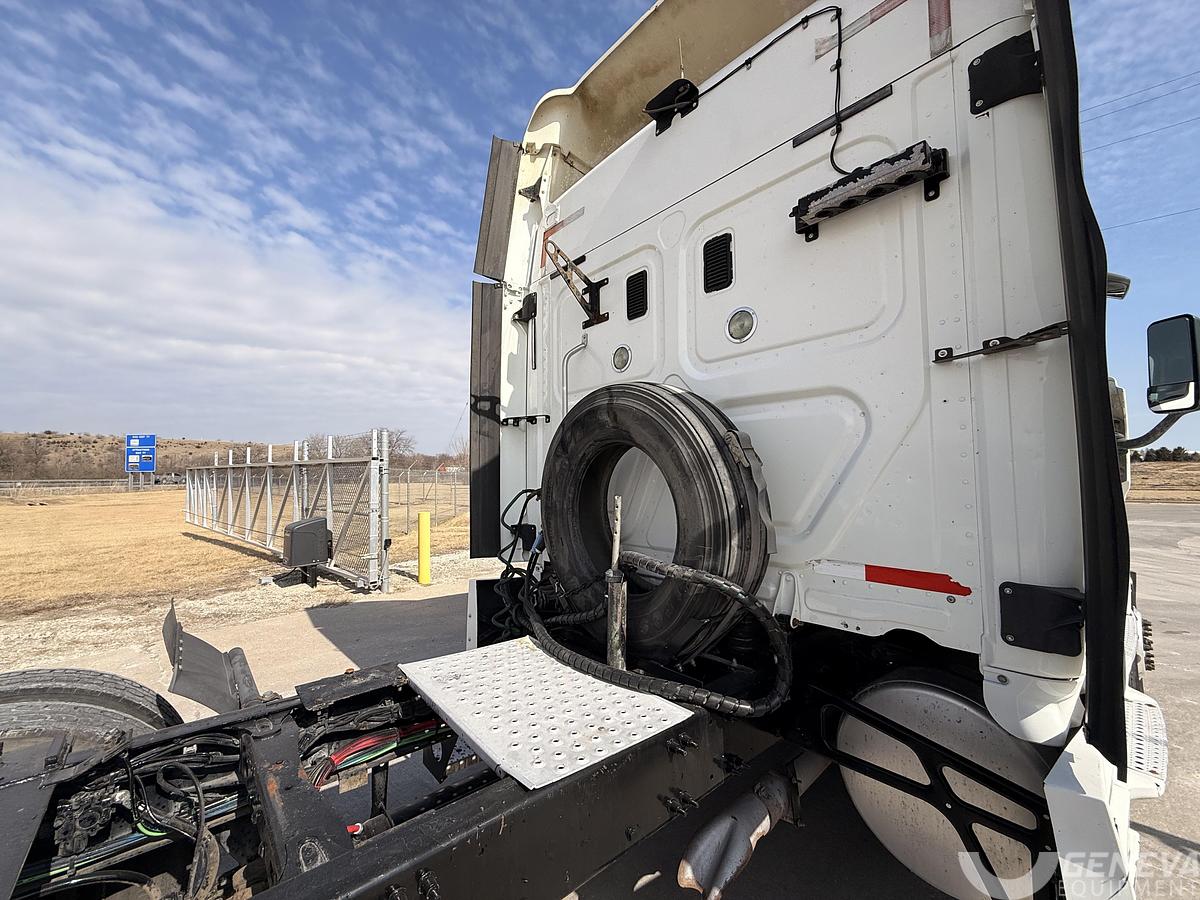 Used 2014 Freightliner Cascadia