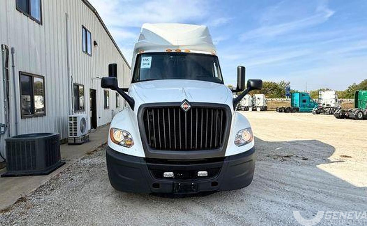 Used 2021 International LT625