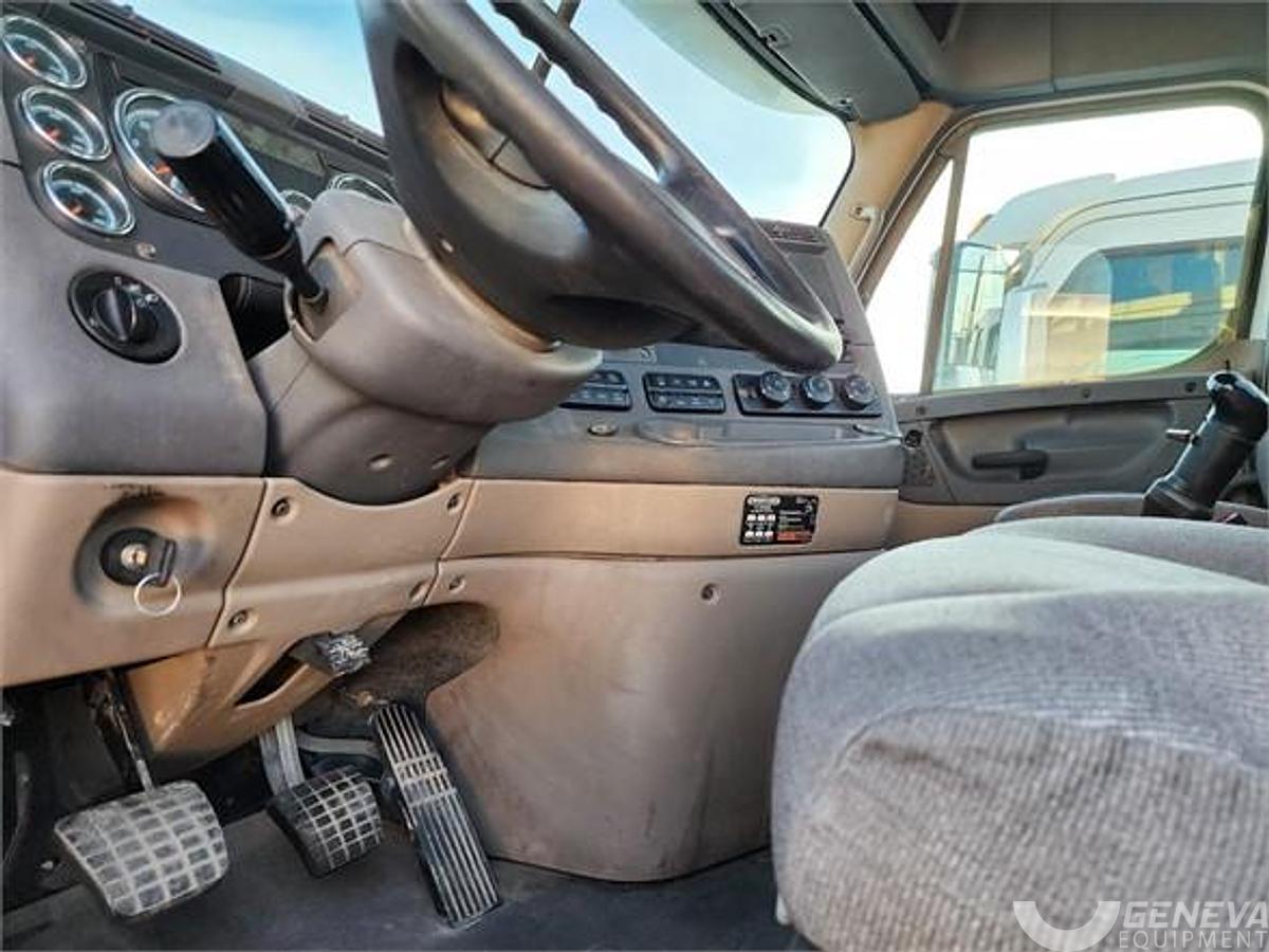 Used 2015 Freightliner Cascadia 125