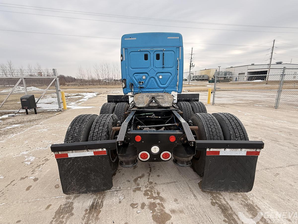 Used 2016 Freightliner CA 125