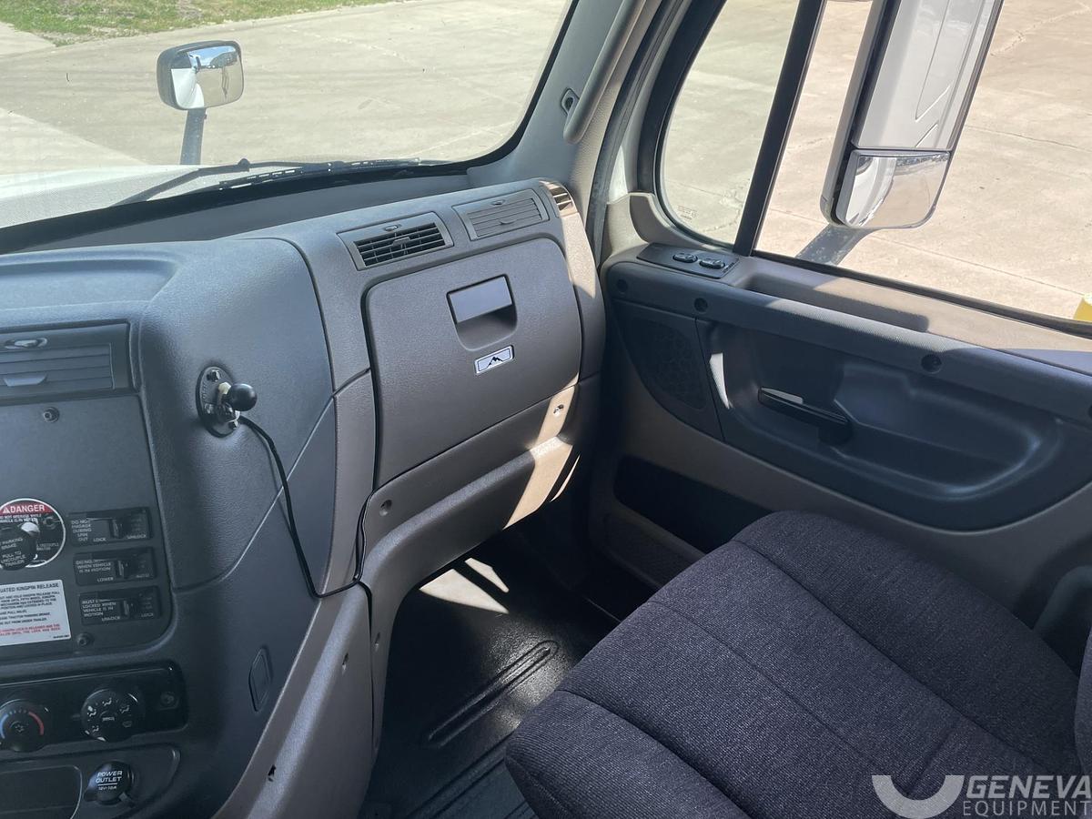 Used 2014 Freightliner Cascadia