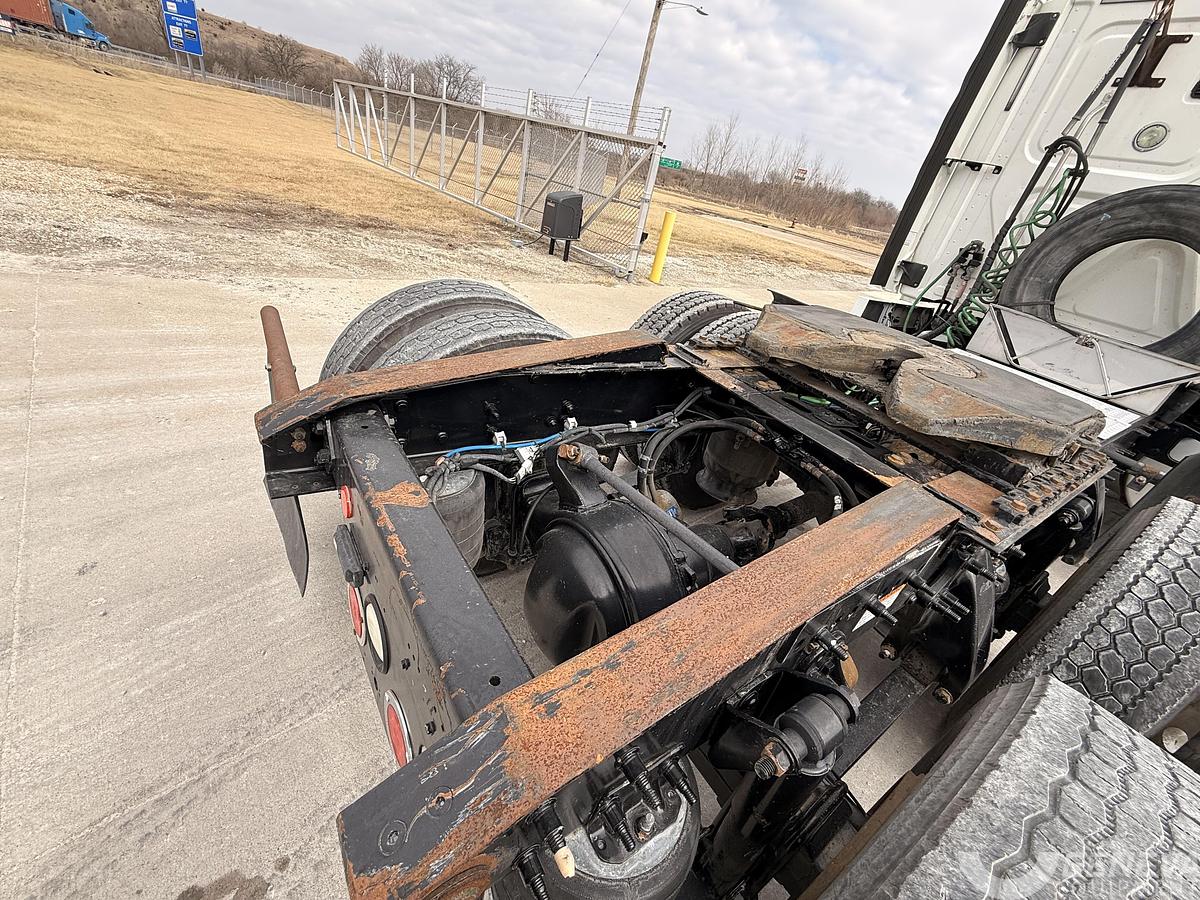 Used 2014 Freightliner Cascadia