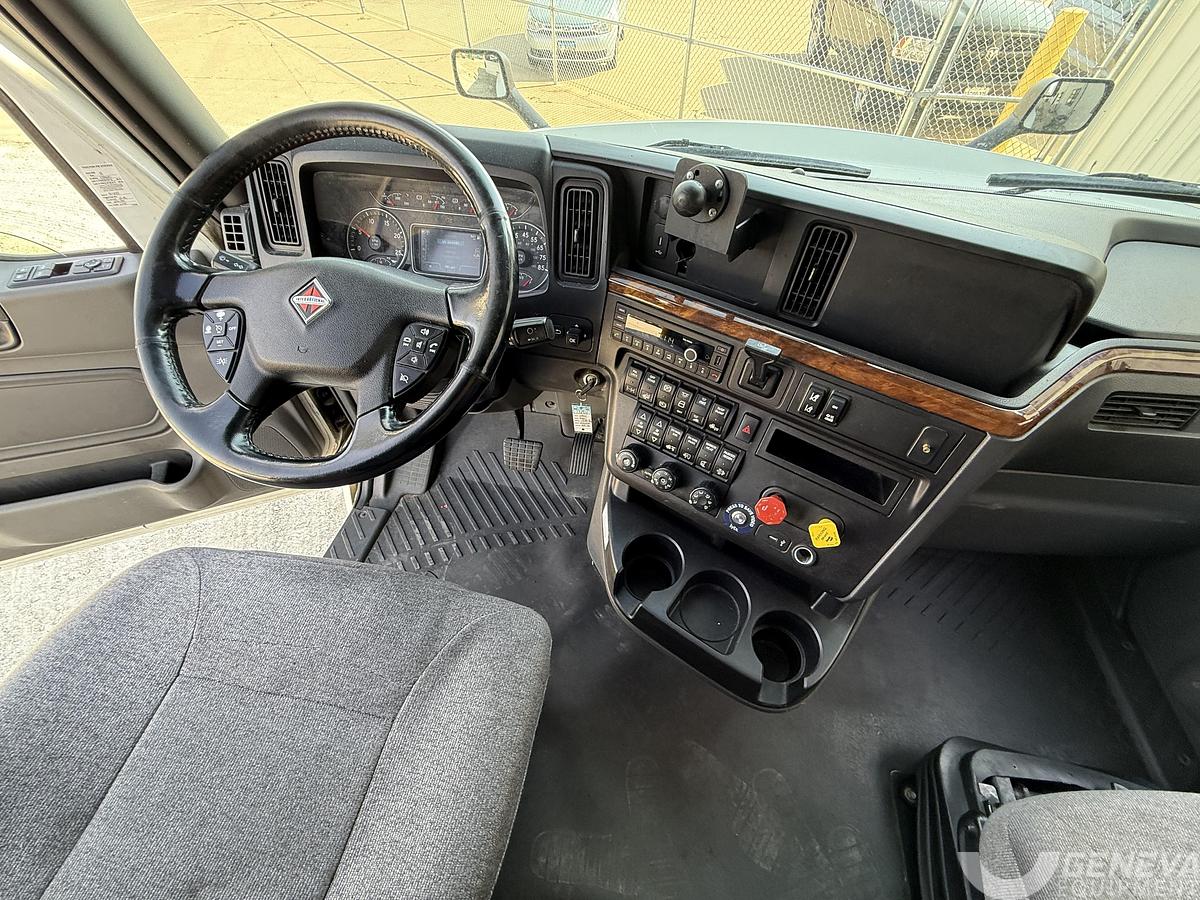 Used 2021 International LT625