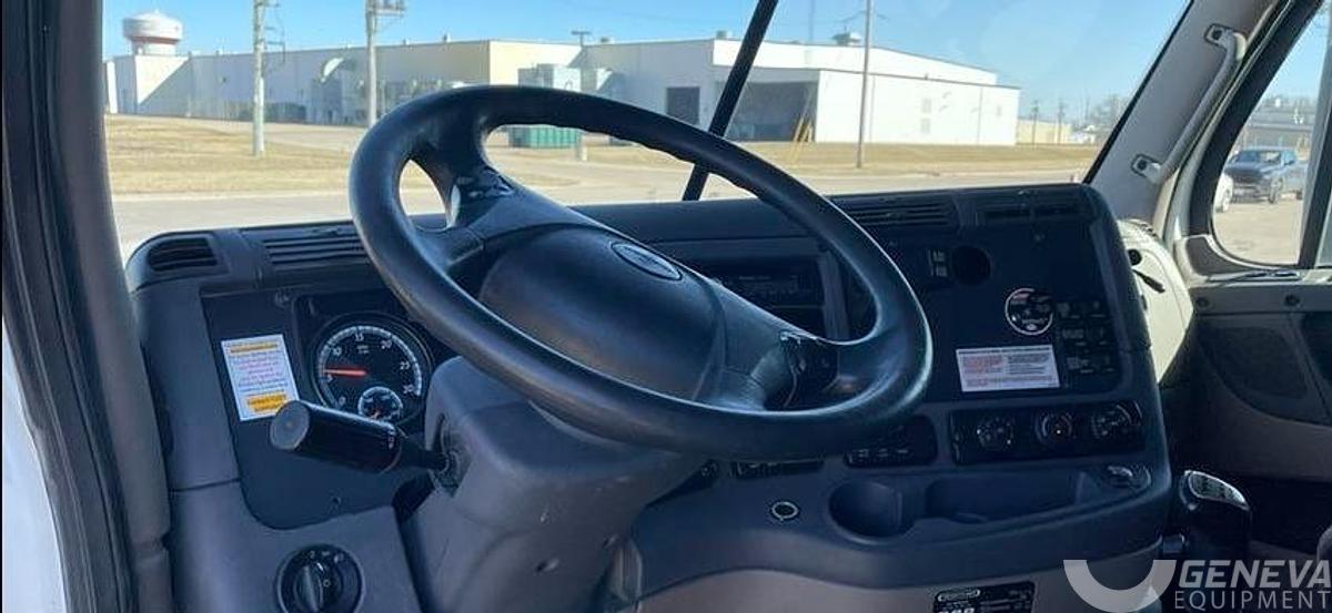 Used 2014 Freightliner Cascadia