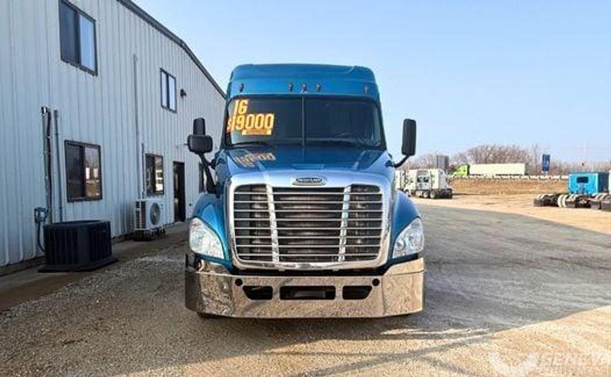Used 2016 Freightliner CA 125 (TK7609)