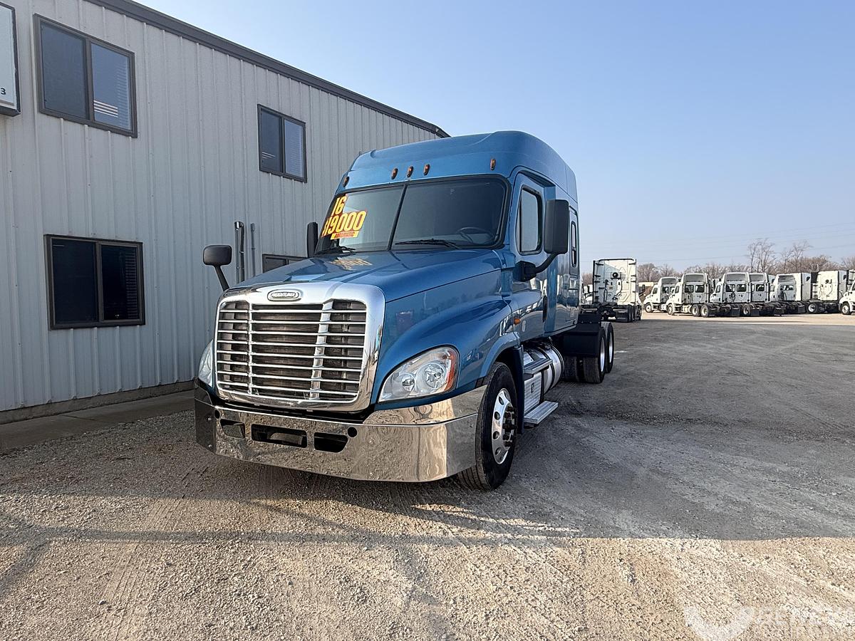 Used 2016 Freightliner CA 125