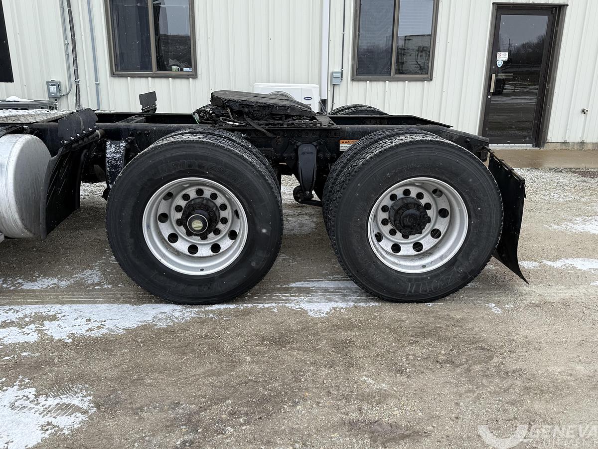 Used 2018 Freightliner Cascadia 113