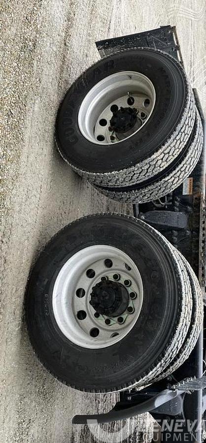 Used 2018 Freightliner Cascadia 113