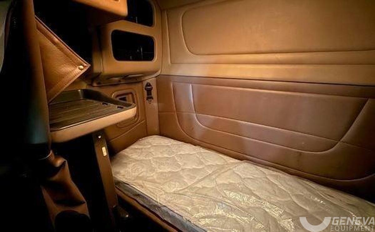 Used 2015 Peterbilt 384