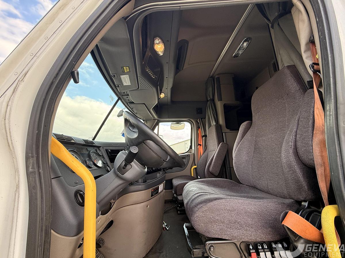 Used 2020 Freightliner Cascadia 113