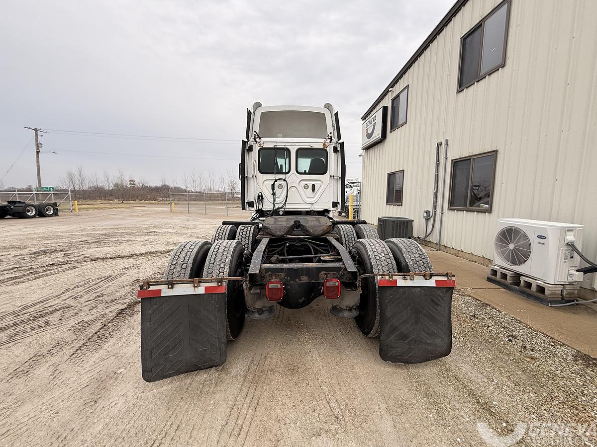 Used 2018 Freightliner Cascadia 113