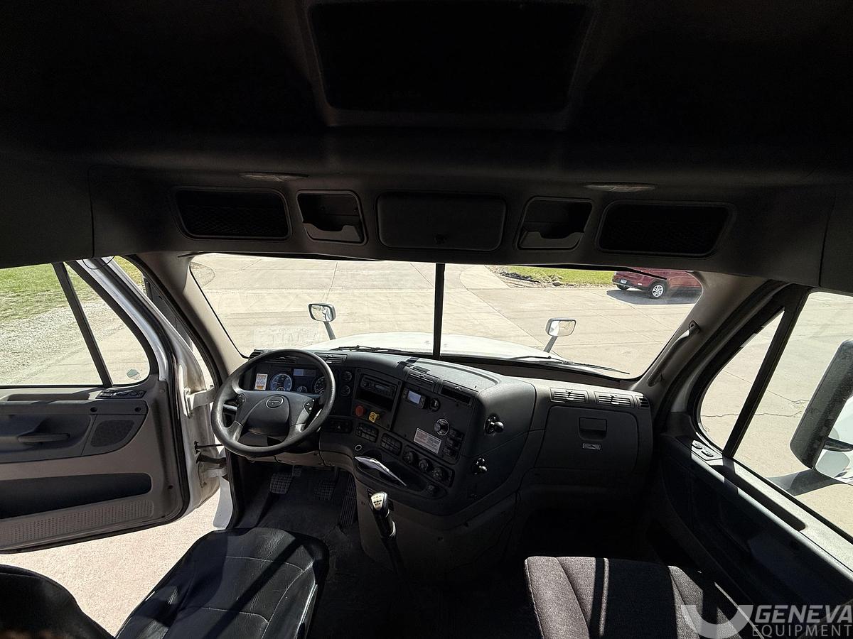 Used 2014 Freightliner CA 125