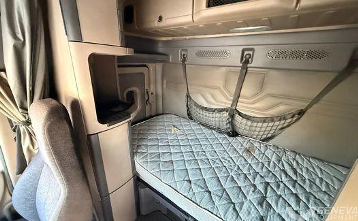 Used 2014 Freightliner CA 125