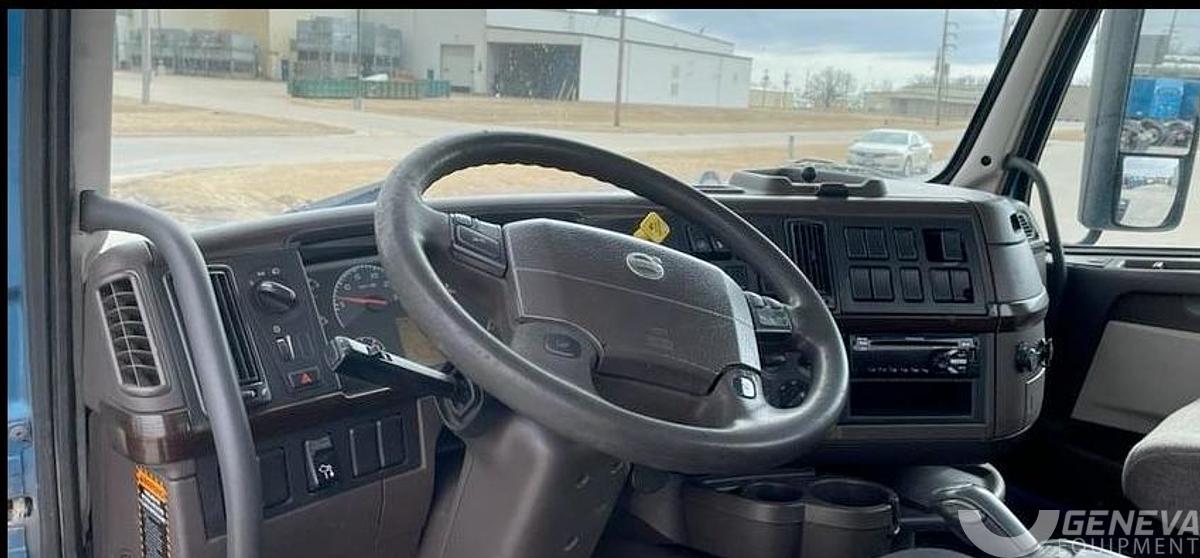 Used 2014 Volvo VNL300