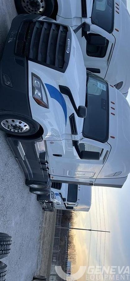 Used 2022 Freightliner Cascadia 126