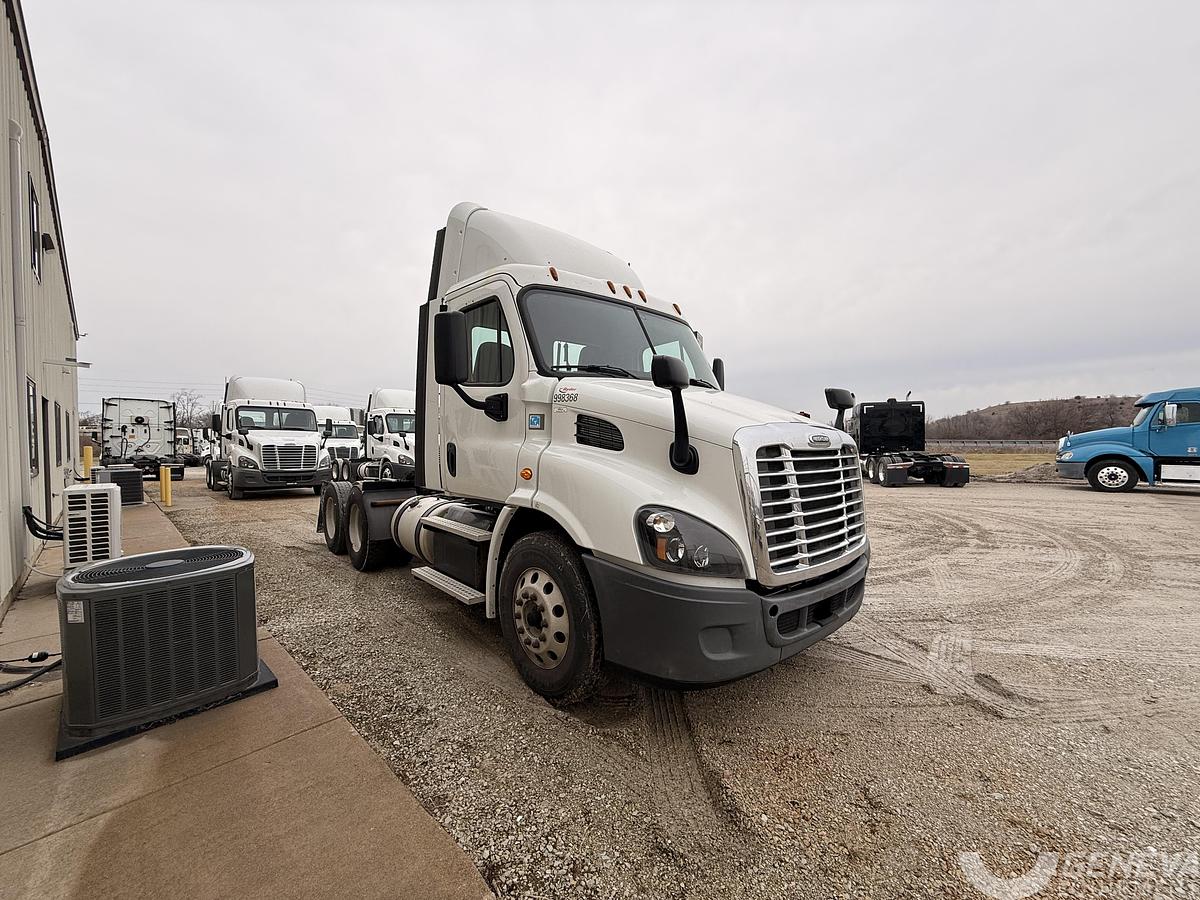Used 2018 Freightliner Cascadia 113