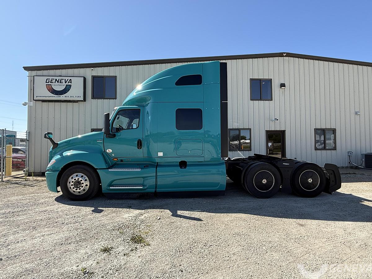 Used 2023 International LT625