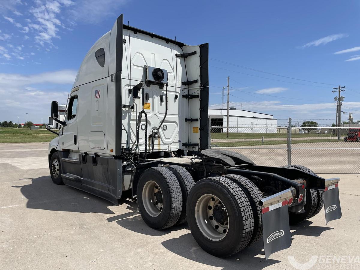 Used 2022 Freightliner Cascadia 126