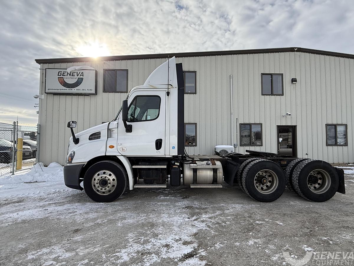 Used 2018 Freightliner Cascadia 113