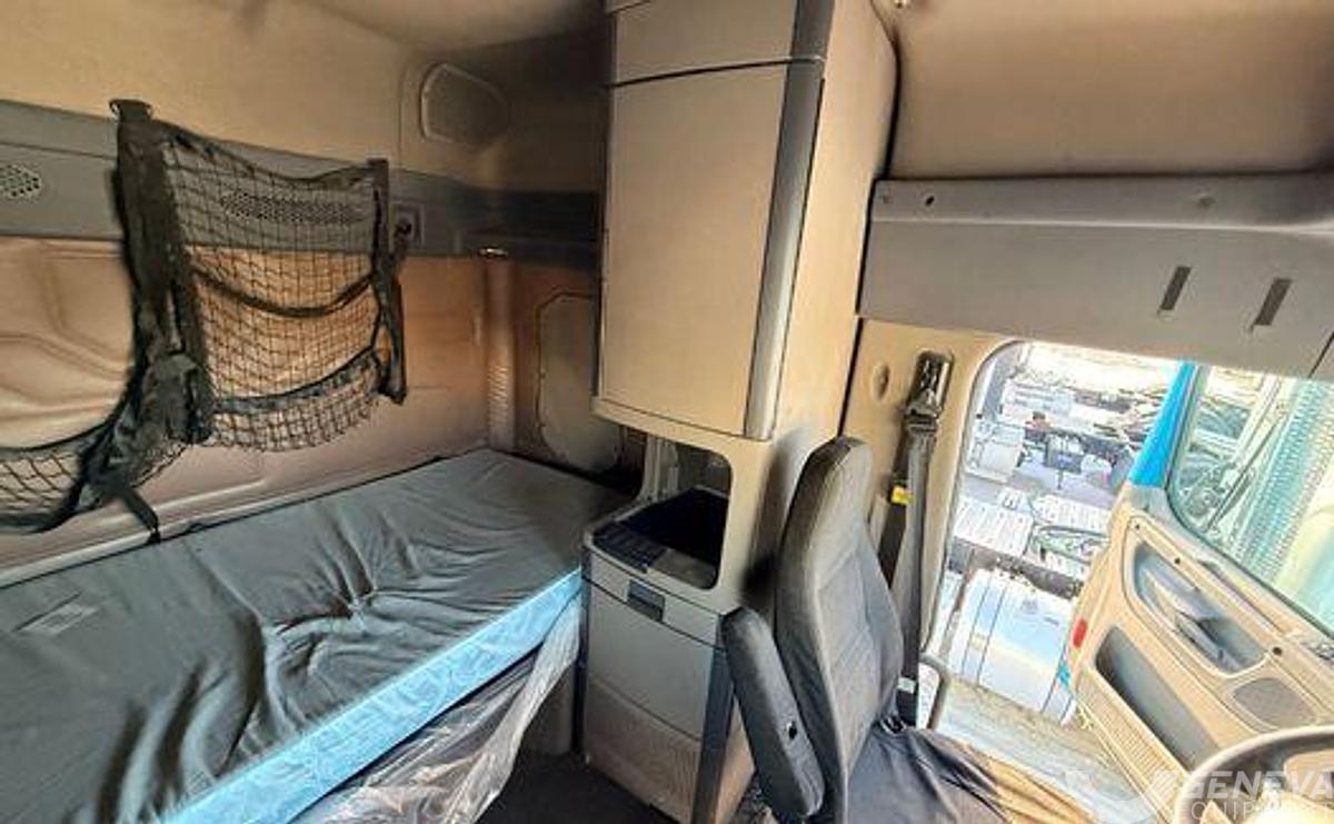 Used 2016 Freightliner CA 125