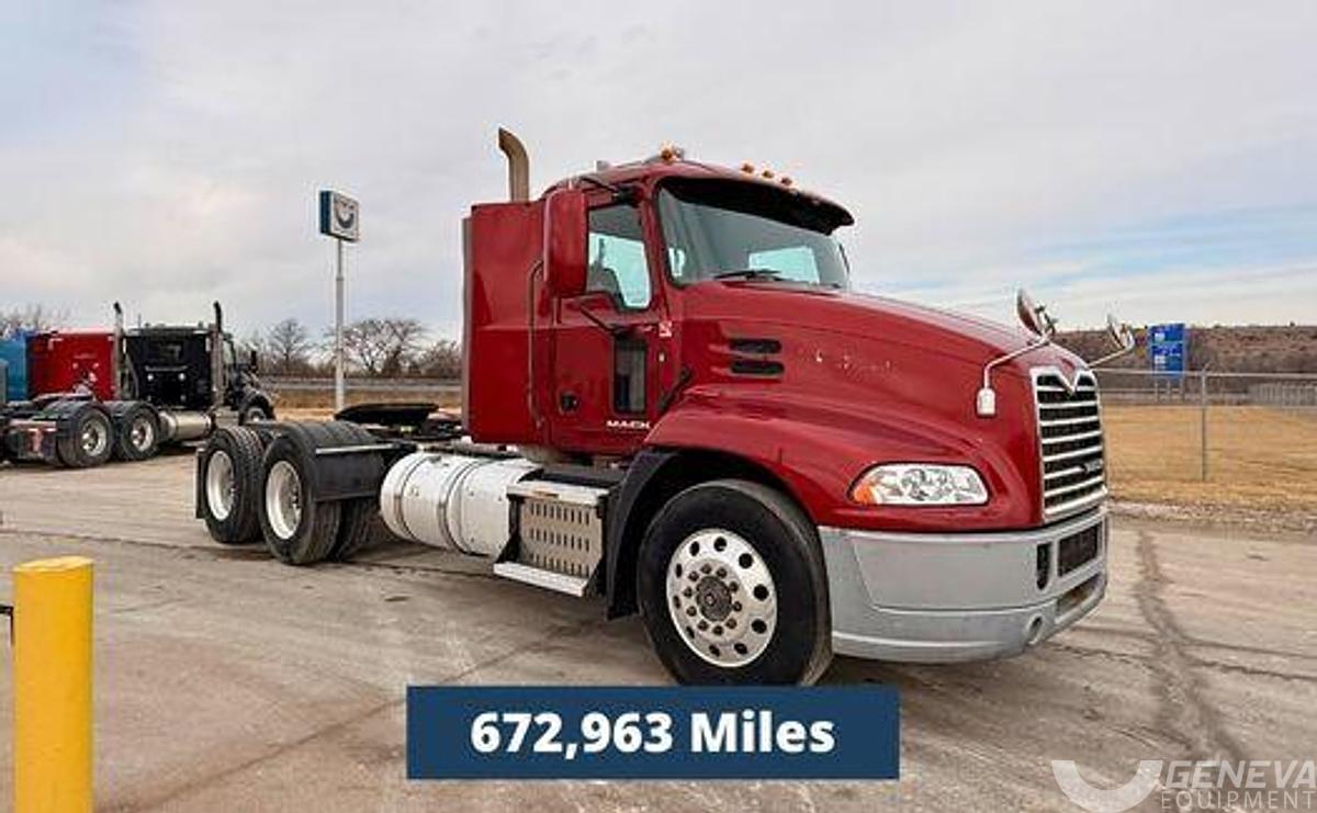 Used 2016 Mack Pinnacle CXU613 (TK8494)