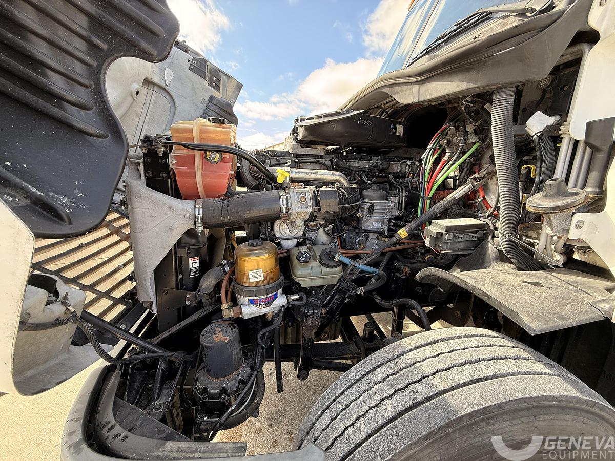 Used 2014 Freightliner CA 125
