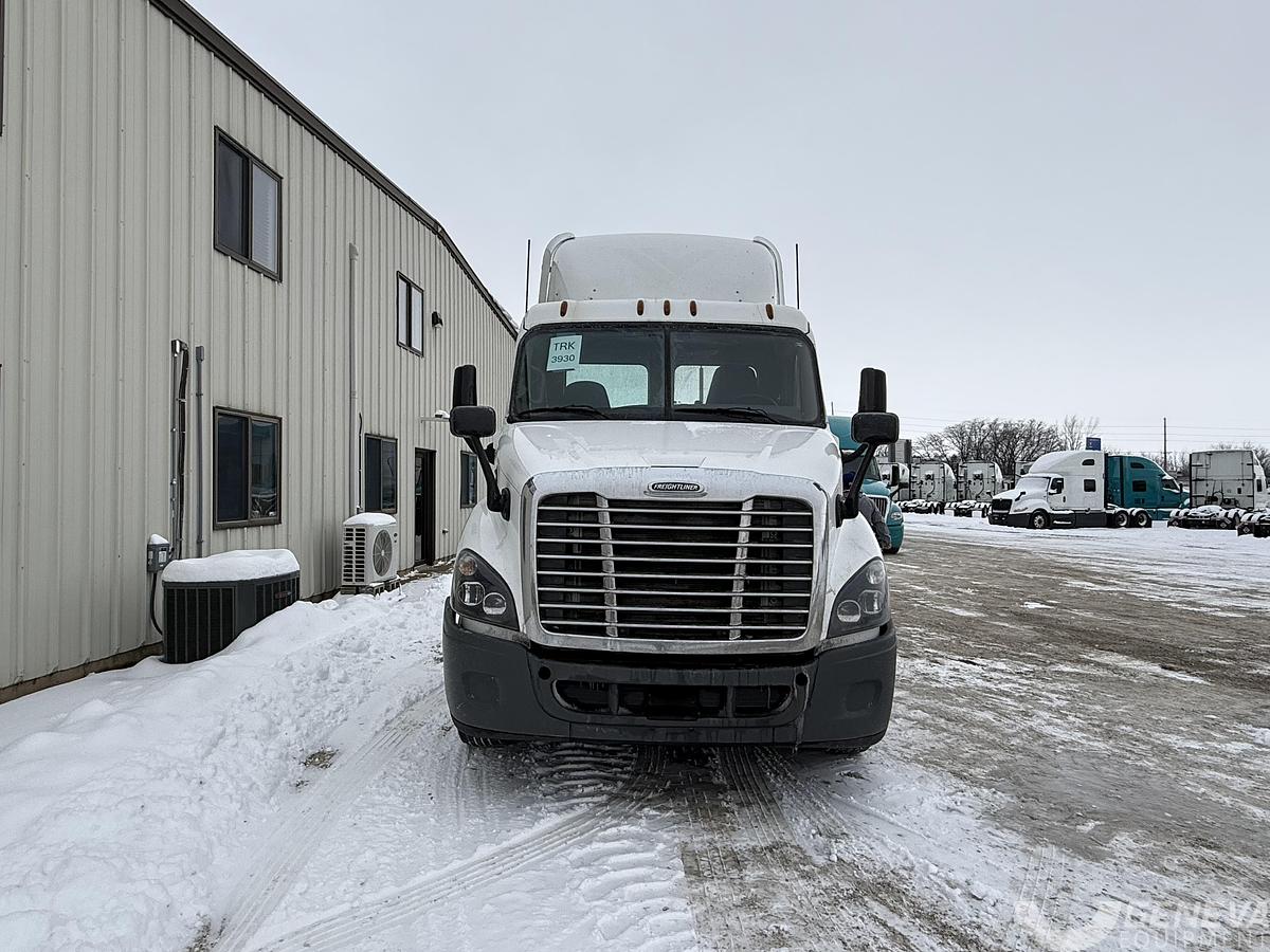 Used 2018 Freightliner Cascadia 113