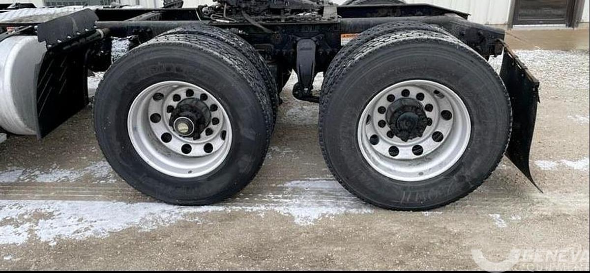 Used 2018 Freightliner Cascadia 113