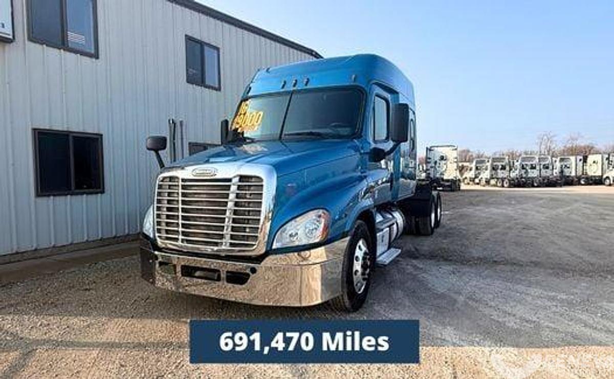 Used 2016 Freightliner CA 125 (TK7609)