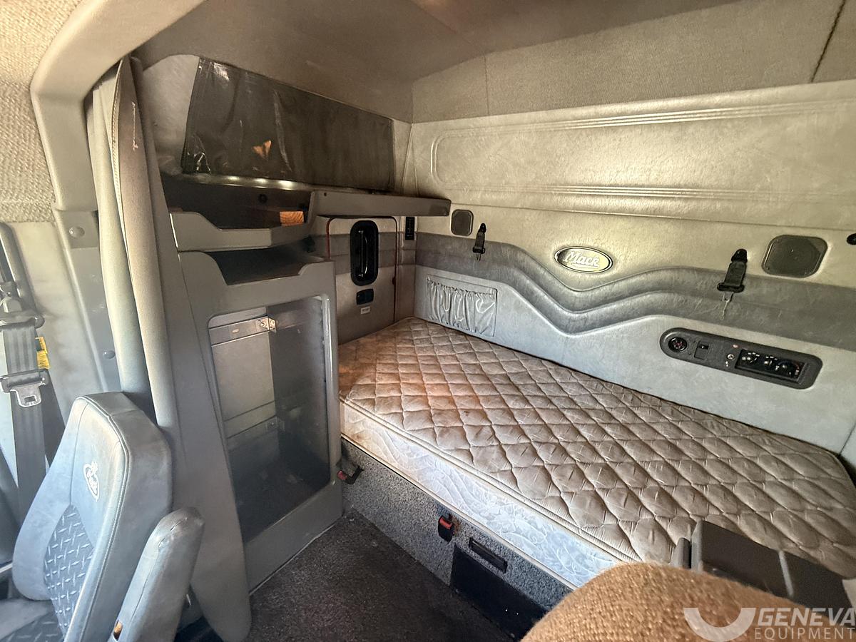 Used 2015 Mack CXU613