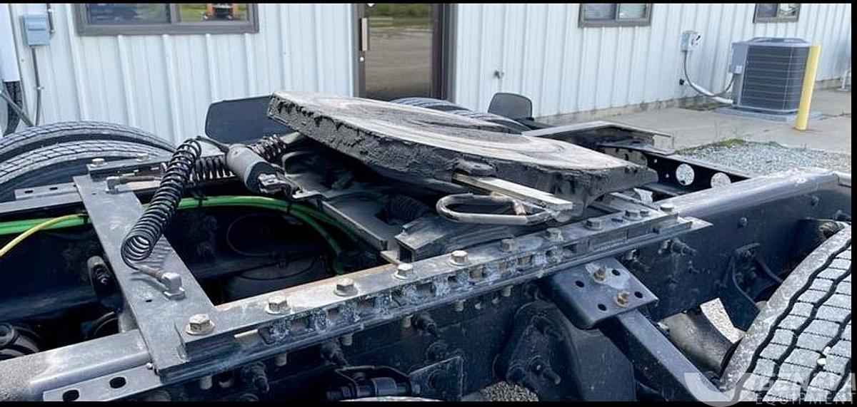 Used 2023 International LT625