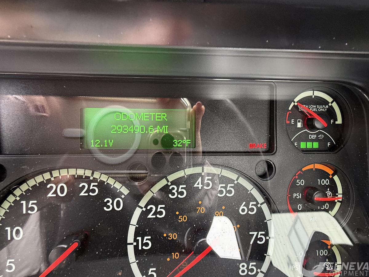 Used 2018 Freightliner Cascadia 113