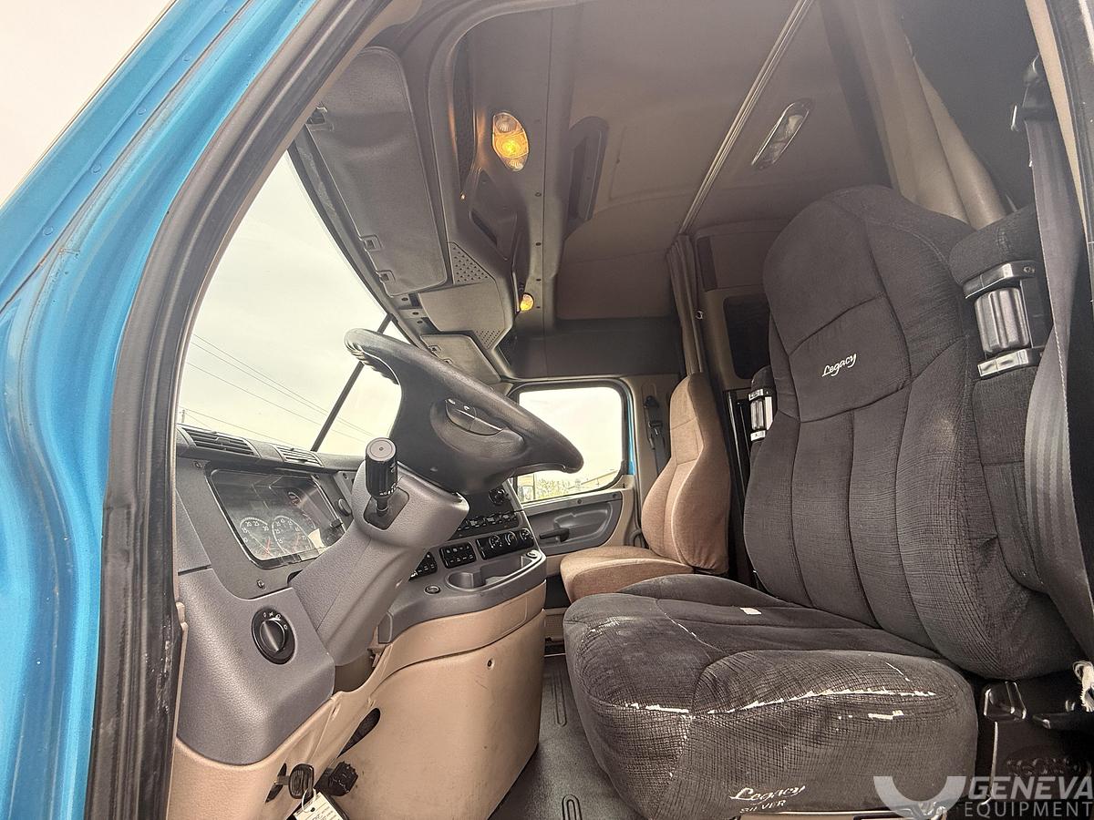 Used 2016 Freightliner CA 125