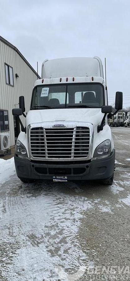 Used 2018 Freightliner Cascadia 113