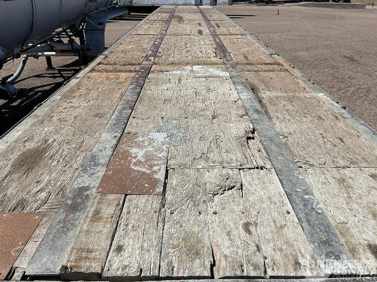 Used 1992 Fruehauf  Flatbed Trailer