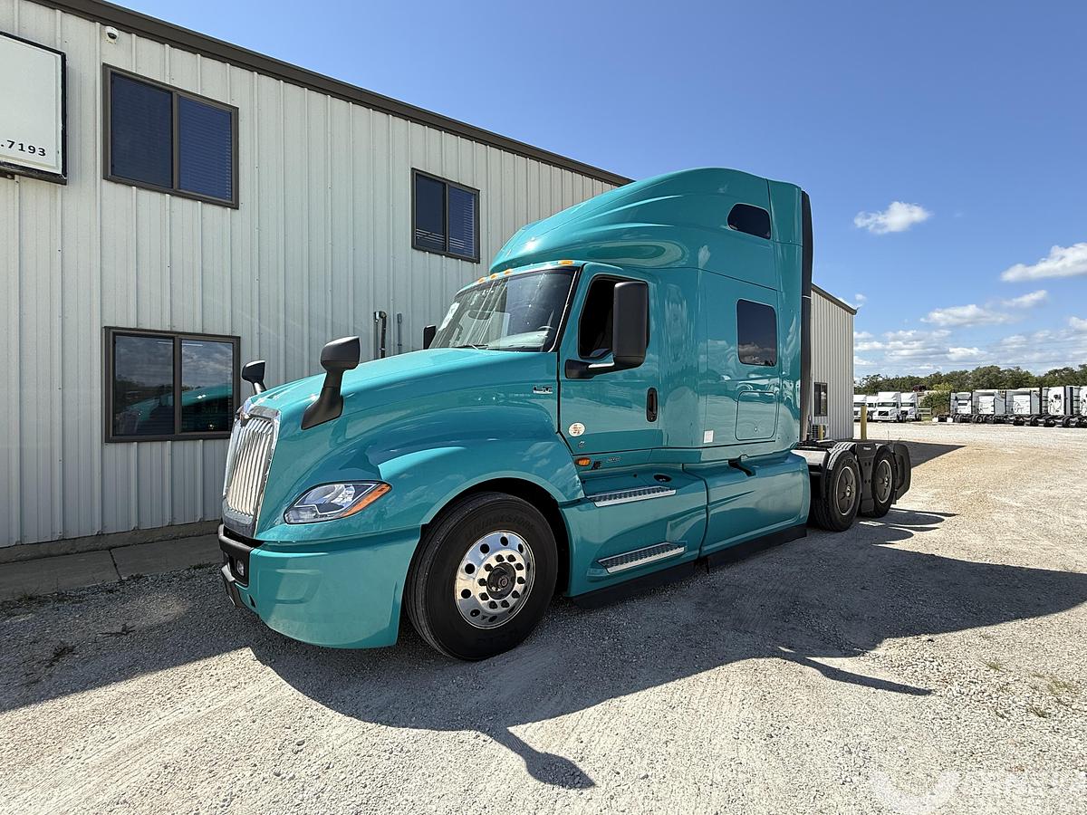 Used 2023 International LT625