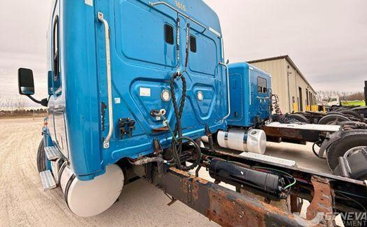 Used 2016 Freightliner CA 125