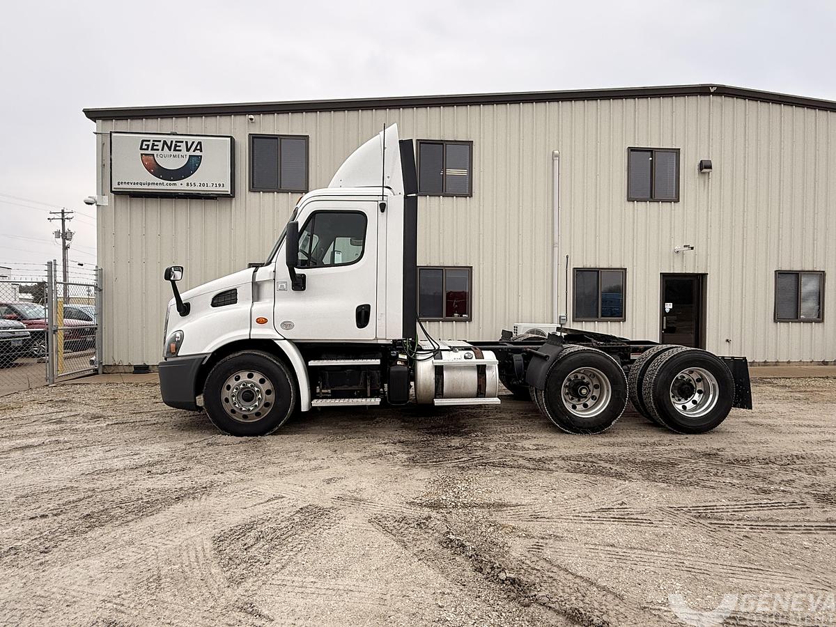 Used 2018 Freightliner Cascadia 113