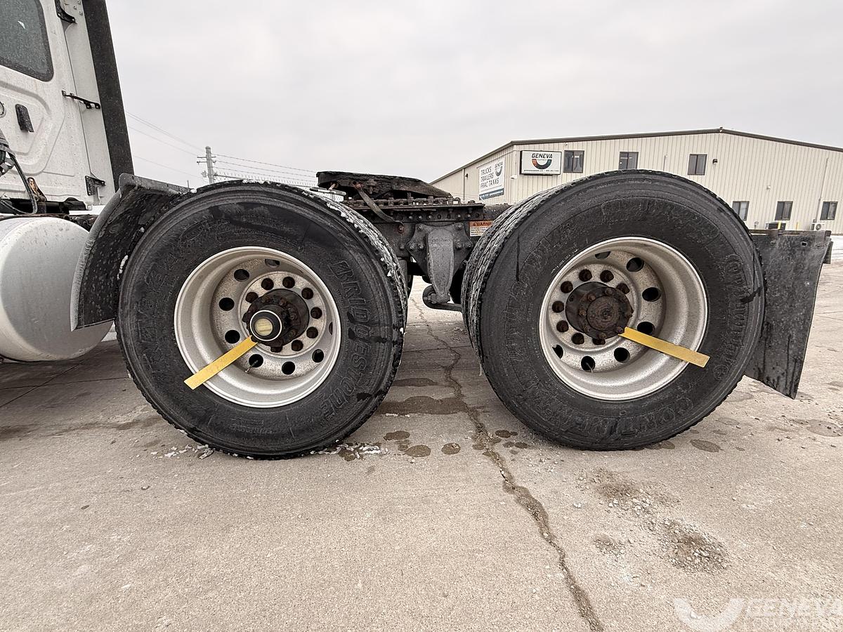 Used 2018 Freightliner Cascadia 113