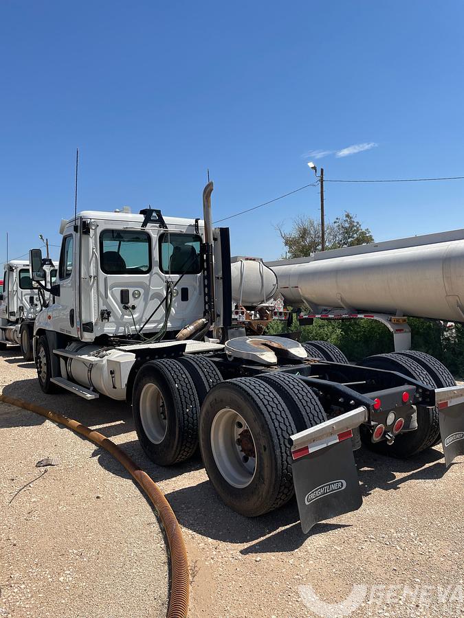 Used 2015 Freightliner Cascadia 125