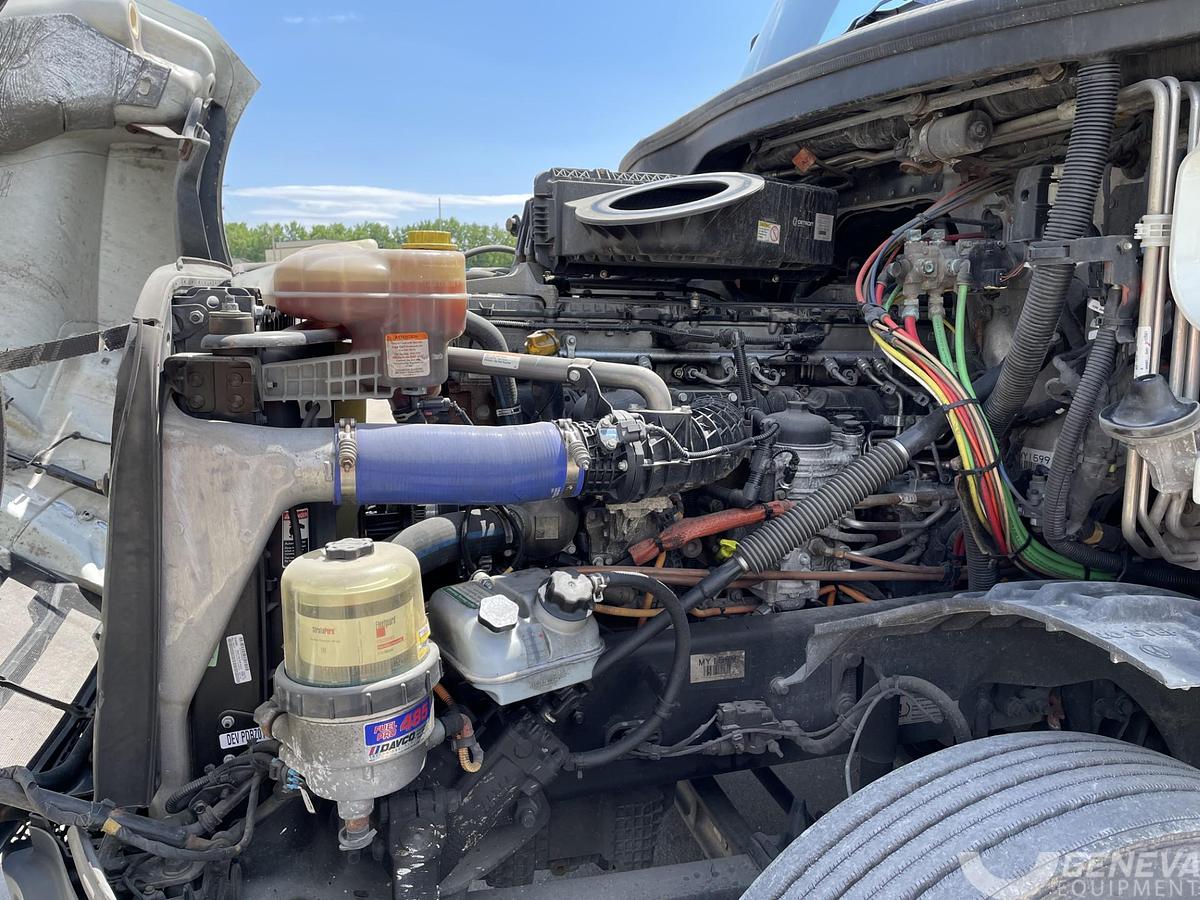 Used 2022 Freightliner Cascadia 126