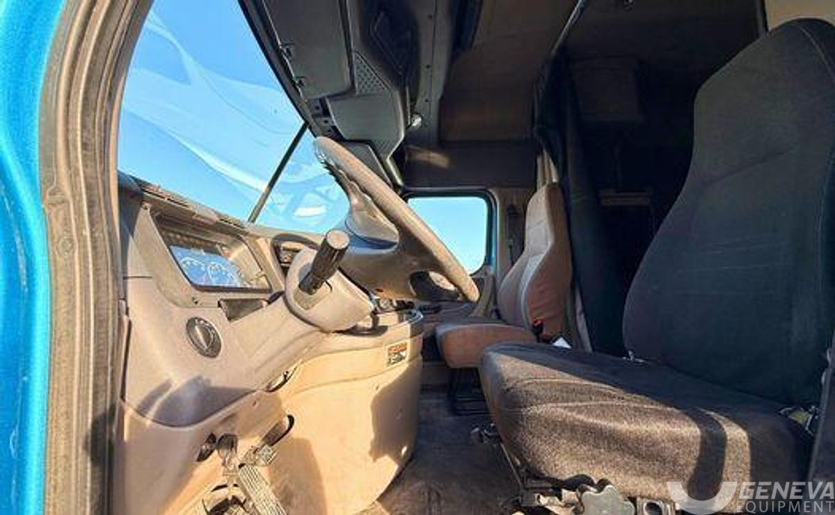 Used 2016 Freightliner CA 125